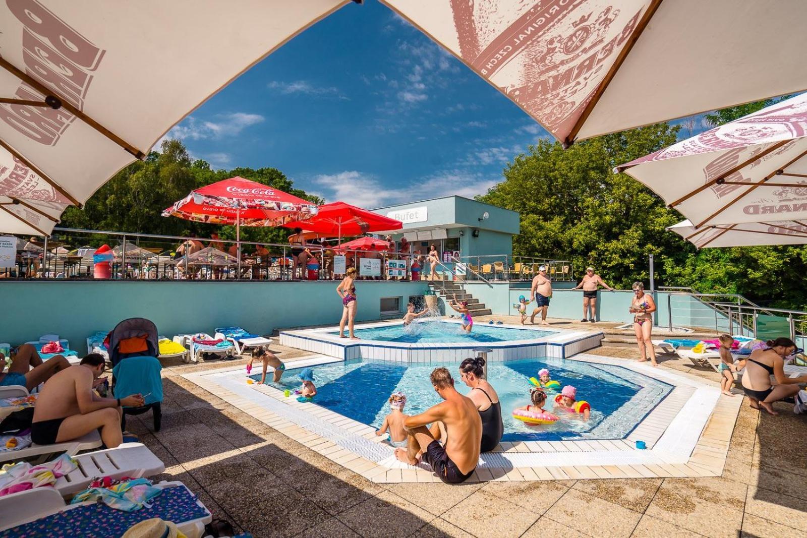 Eko Penzion Leo Dudince Buitenkant foto